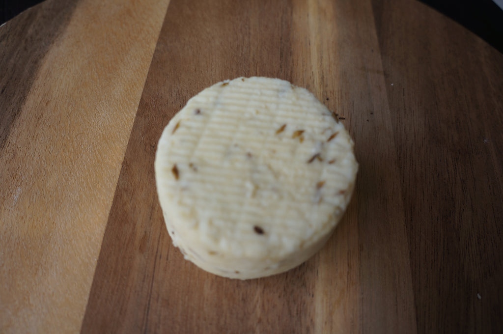 Queijo de Cabra Curado com Oregãos