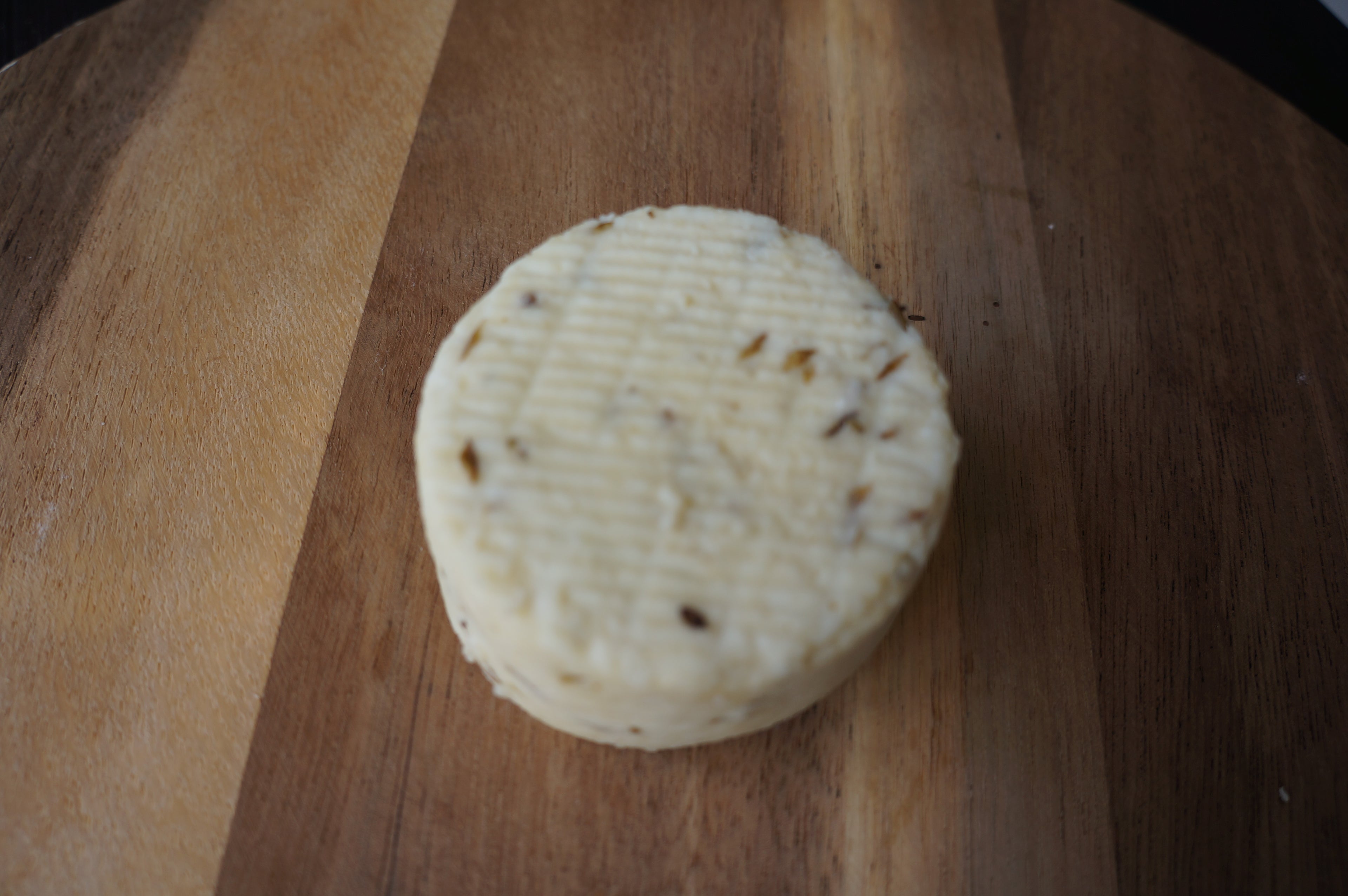 Queijo de Cabra Curado com Oregãos